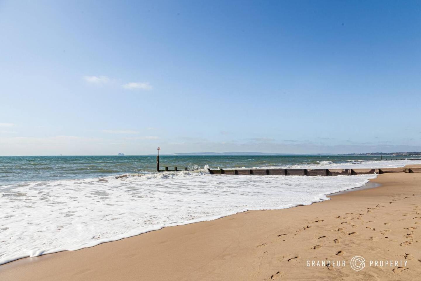 Driftwood By Grandeur Property Bournemouth Exterior photo